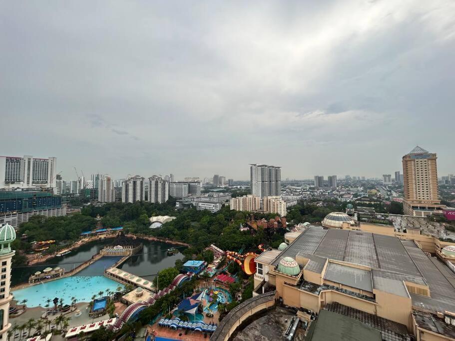 New-Sunwaylagoonfamilysuite-Highest Floor-2-4Pax-Netflix-Balcony-Superfastinternet Petaling Jaya Exteriör bild